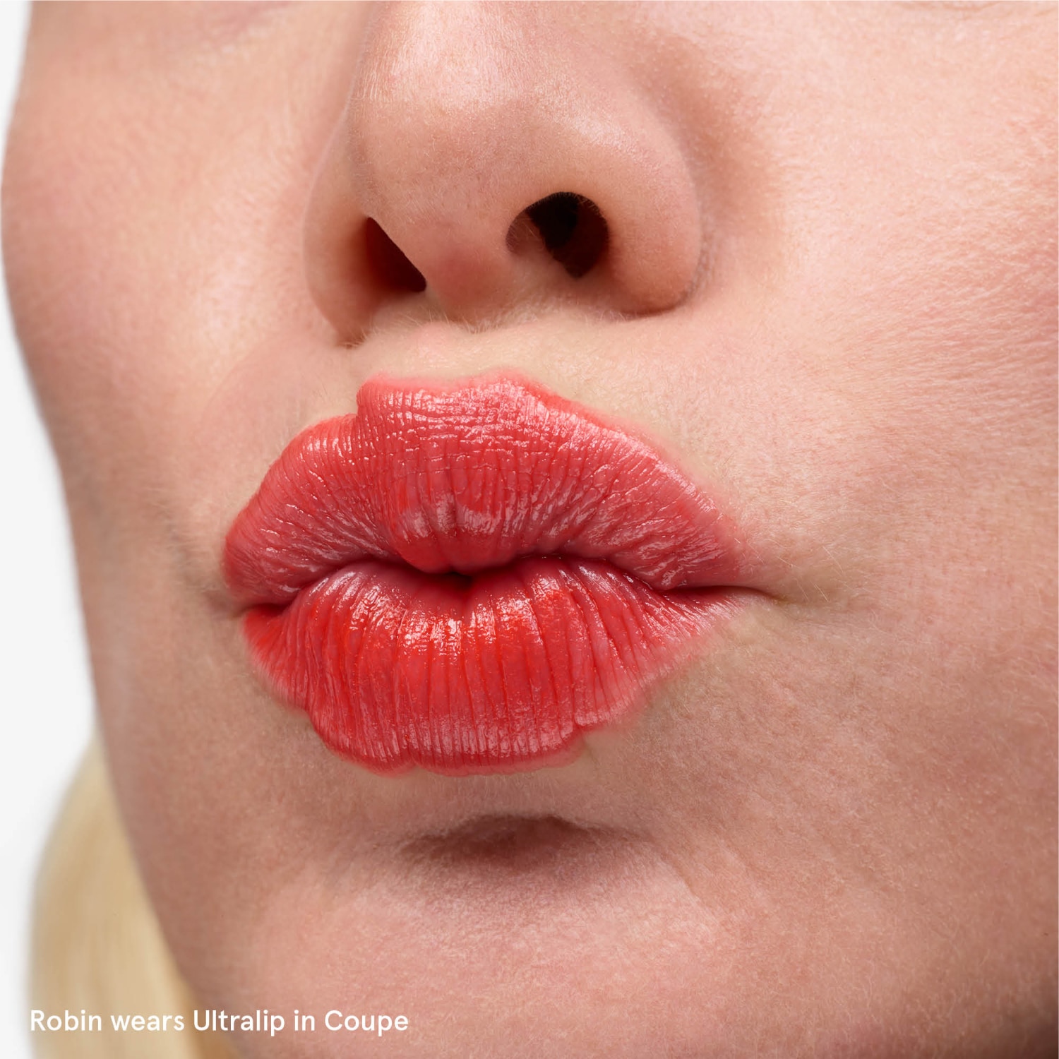 ULTRALIP HIGH SHINE LIPSTICK (LABIAL EN BARRA CON ÁCIDO HIALURÓNICO)